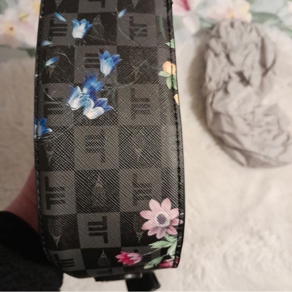 London Fog Floral Crossbody Bag New With Tags - Picture 8 of 12